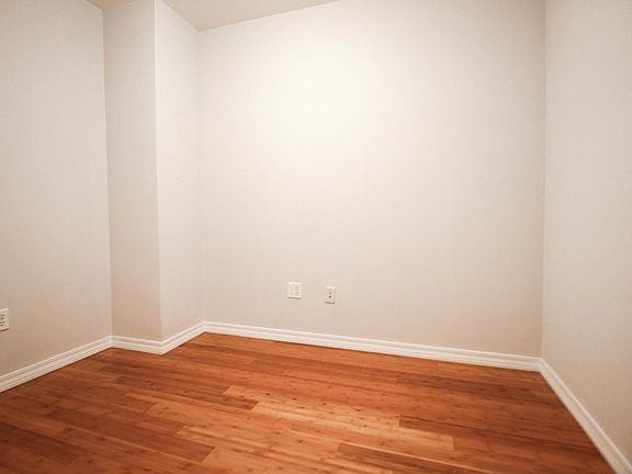 Building Photo - "Spacious 3-Bedroom Gem with 2 Full Baths ...