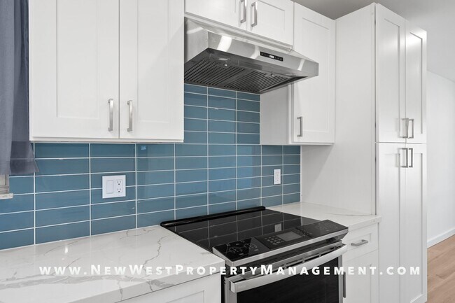 Building Photo - Freshly Renovated and Highly Upgraded Allied Gardens 4 Bedroom. Available Now!