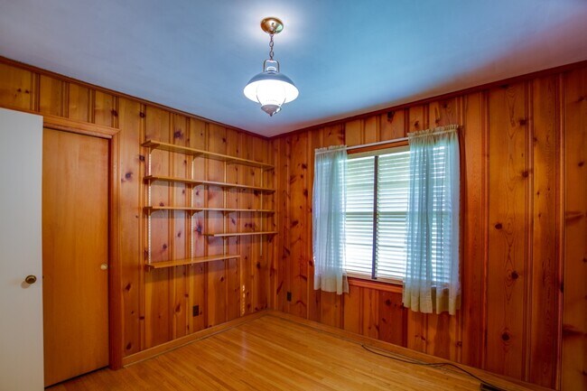 Building Photo - West Meade Single Family Home Close to Nashville West Shopping Center