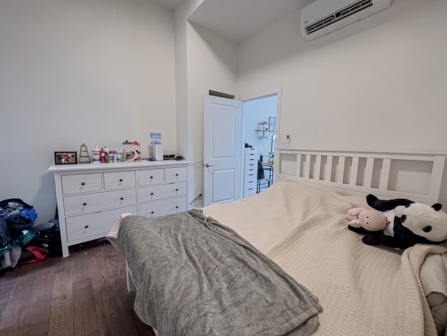 Building Photo - 1832-34 Callowhill St