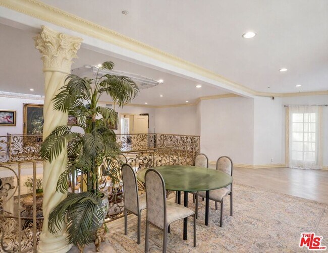 Building Photo - 2258 Gloaming Way