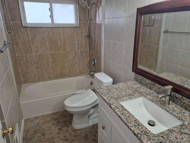 Building Photo - 41740 Aspen Dr