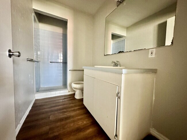 Building Photo - Updated Home with Gorgeous Floors & Large ...