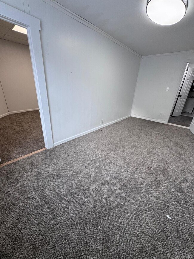 Building Photo - 20 Sycamore St