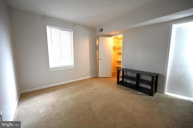 Building Photo - 2237 Castle Rock Square