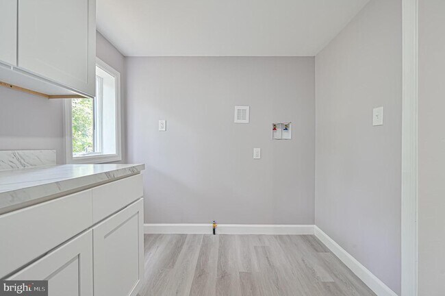 Building Photo - 2722 Sunset Ave