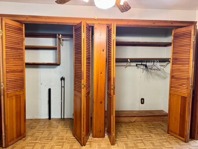 Building Photo - 30 N Chestnut St