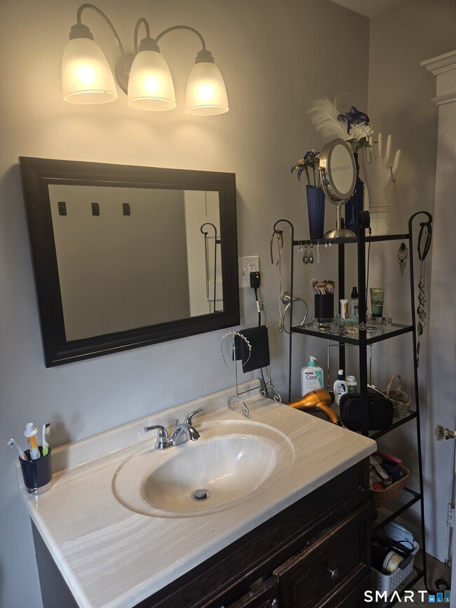 Building Photo - 99 Gilman St