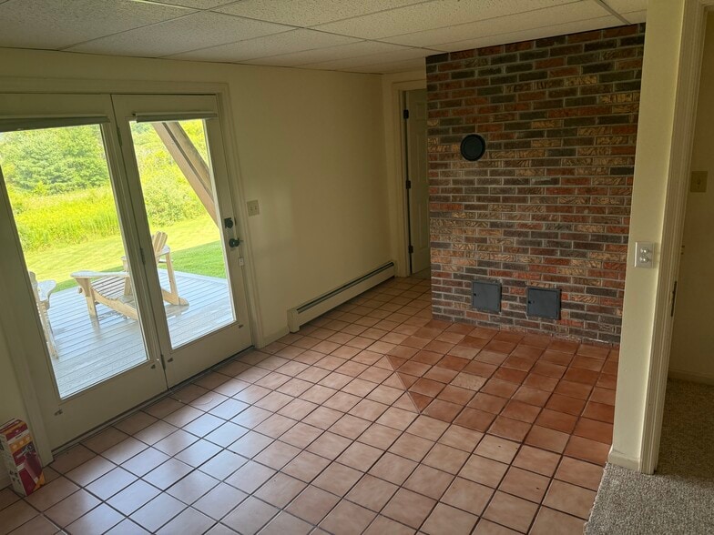Building Photo - 243 Eastview Cir
