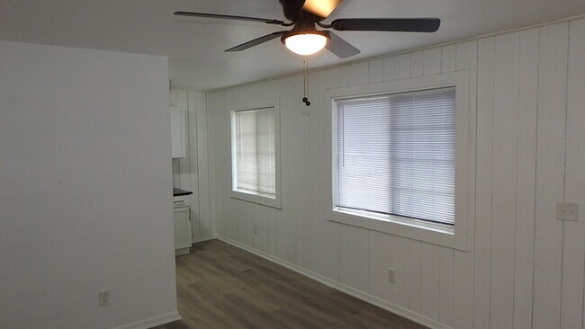 Building Photo - Cozy 1 bedroom and 1 bath Duplex located on Maier Dr in Belton