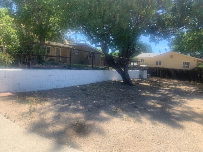 Building Photo - 7405 San Gabriel Rd