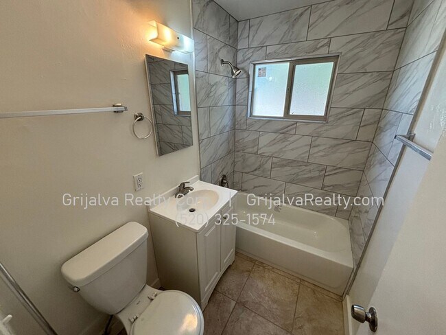 Building Photo - 4617 Eastland