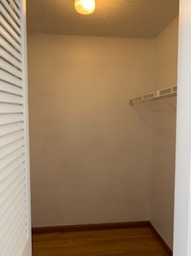 Building Photo - $300 OFF FIRST MONTHS RENT! Available now!