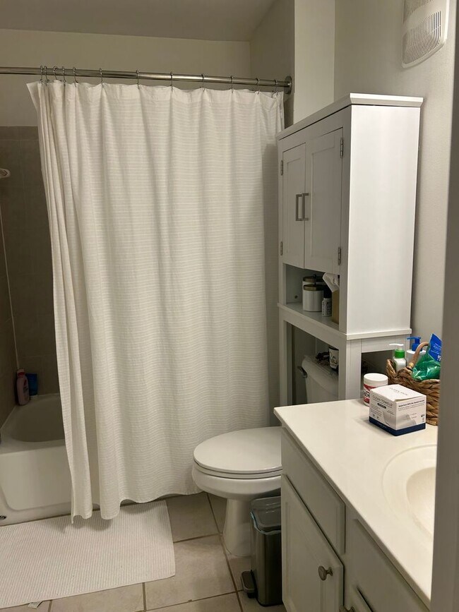 Building Photo - 01-102 Ball