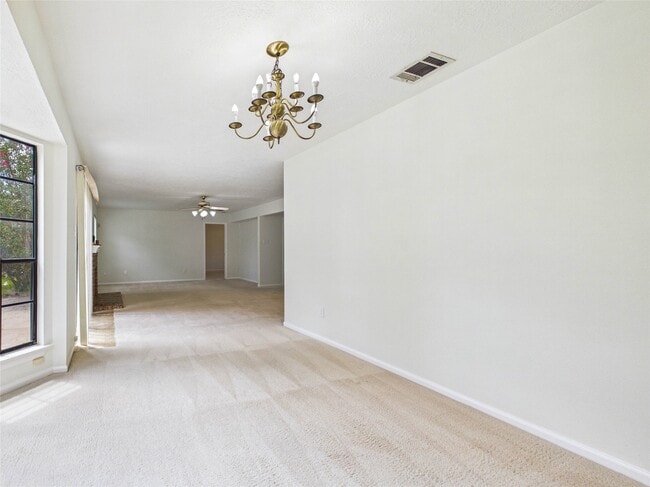 Building Photo - 814 Lochnell Dr