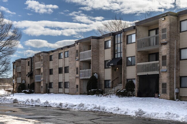 6310 Hil-Mar Dr - Burgundy Park