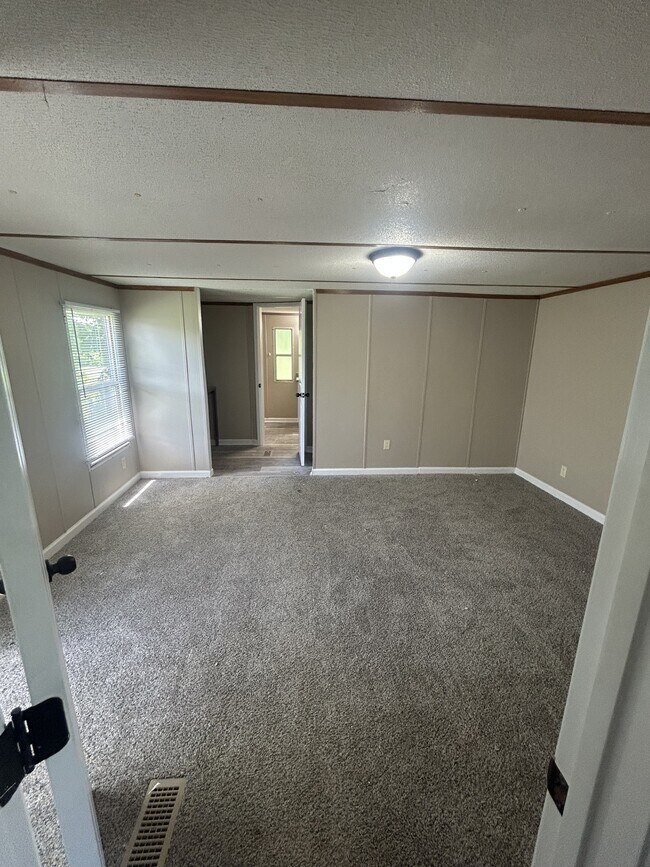Building Photo - 302 Wilson Dr