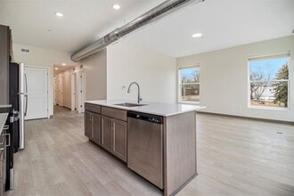 Building Photo - Harwood Flats