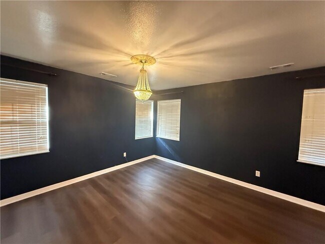 Building Photo - 315 Gaines Ave