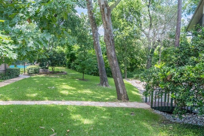 Building Photo - 6595 Bayou Glen Rd