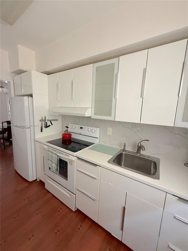 Building Photo - 1110 Venetian Way