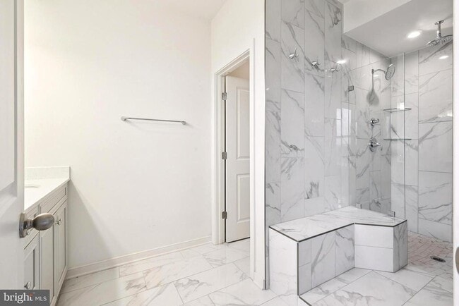 Building Photo - 46007 Woodpecker Sq