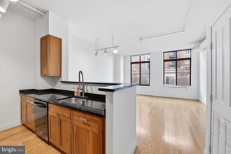 Building Photo - 1205 N Garfield St