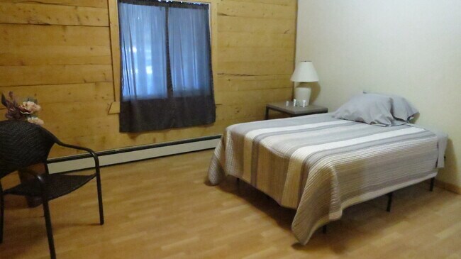 Building Photo - Lauesen Ave.