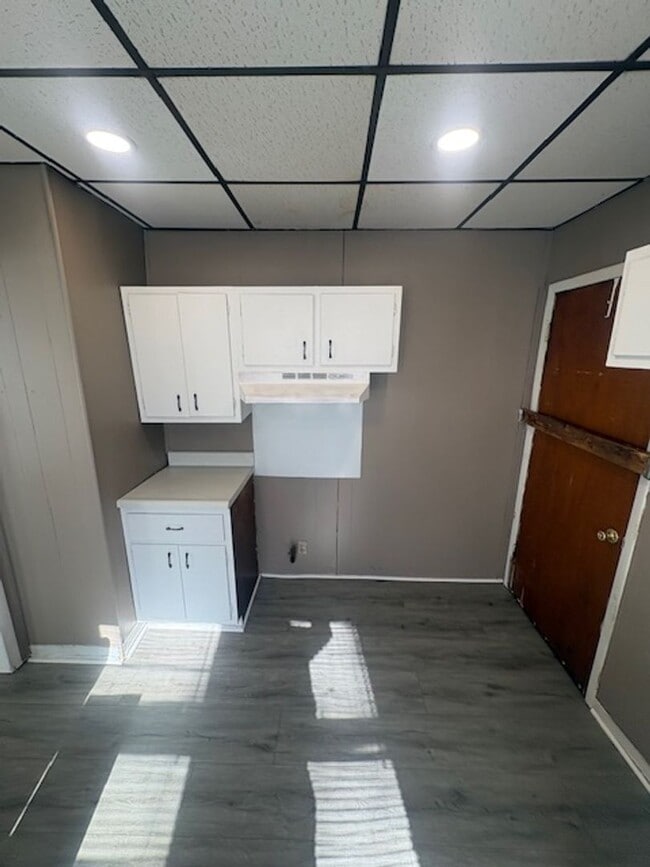 Building Photo - 2210-2212 N Knoxville Ave