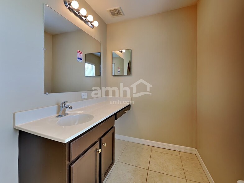 Building Photo - 8051 Foxdale Dr