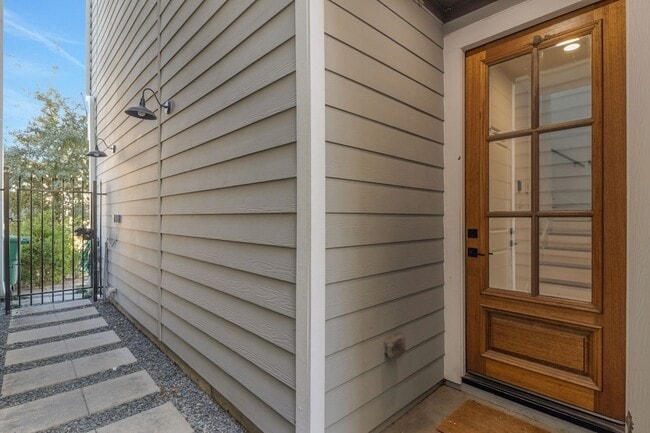 Building Photo - 1526 Chestnut St