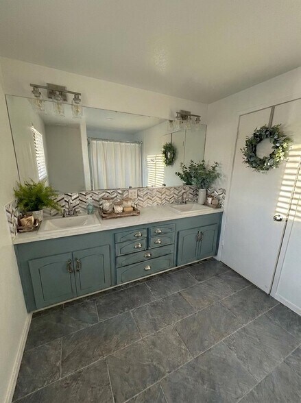 Building Photo - 579 N Highland Blvd