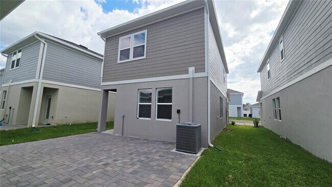 Building Photo - 724 Squire Ave