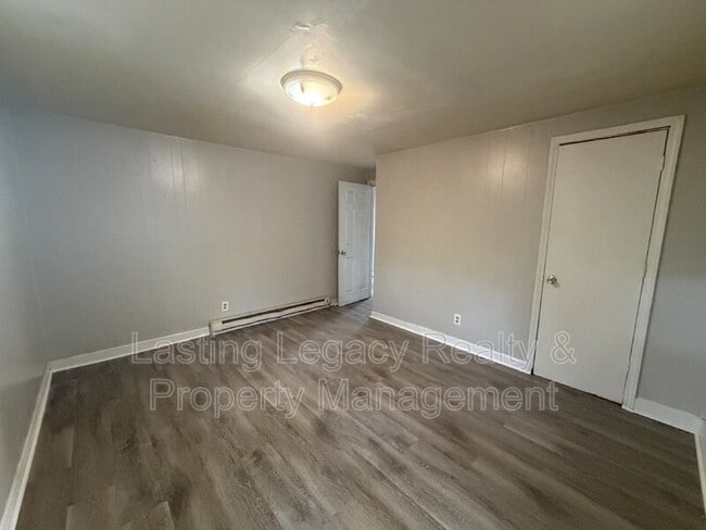 Building Photo - 1207 E 23rd St