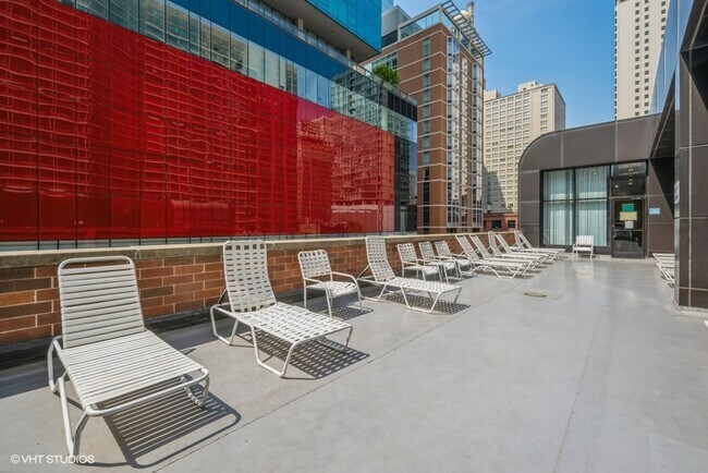 Building Photo - 211 E Ohio St
