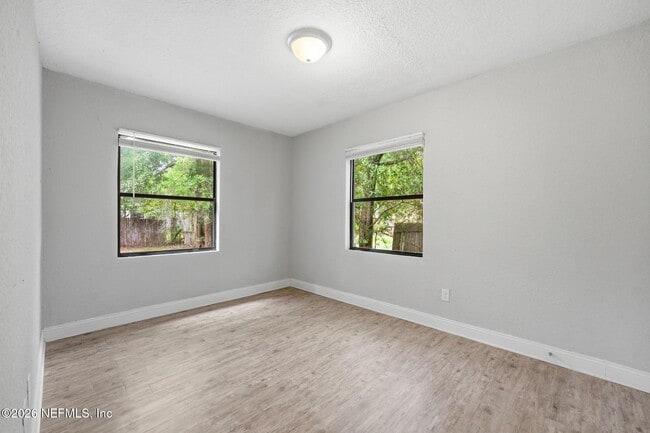 Building Photo - 3055 2nd St Cir