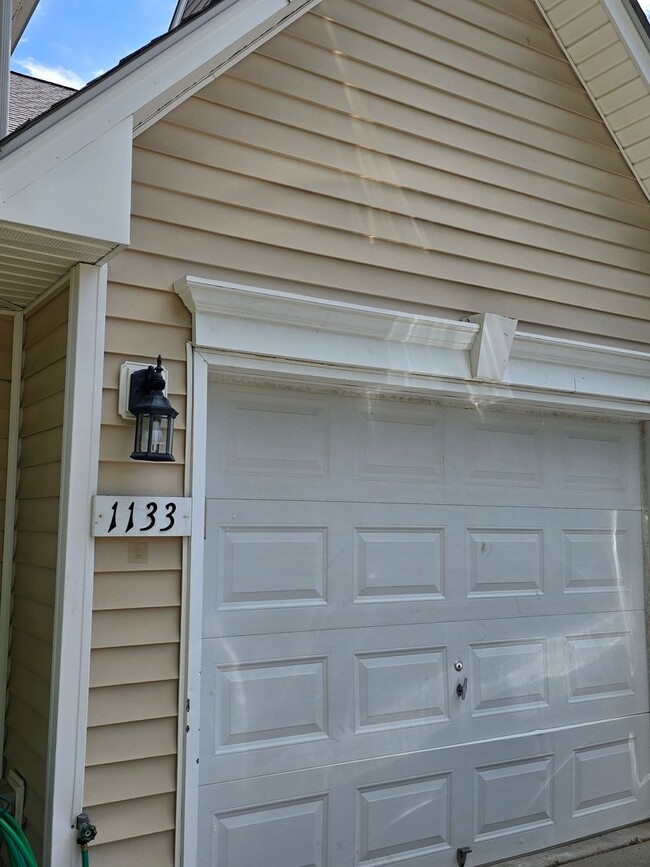 Building Photo - 1133 Academic Dr
