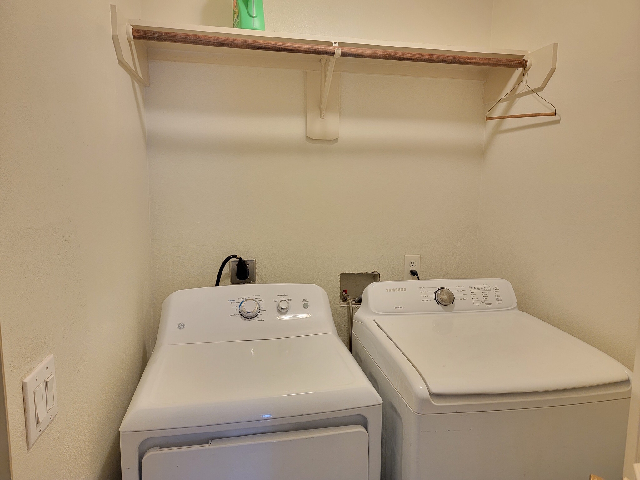 Building Photo - 3813 Lydia St