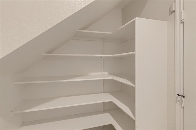 Building Photo - 13905 Vigilance St