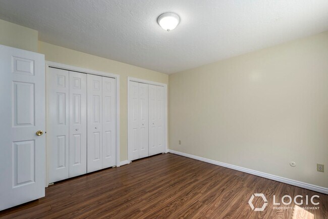 Building Photo - 5613/5617 S 1250 E