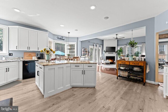 Building Photo - 43550 Riverpoint Dr