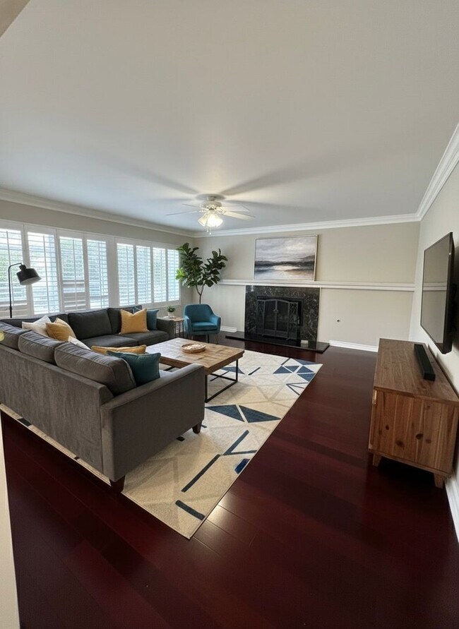 Building Photo - 5BD/4BA POOL HOME IN ALTA VISTA SOUTH | SOLAR SAVINGS | $6,500/mo