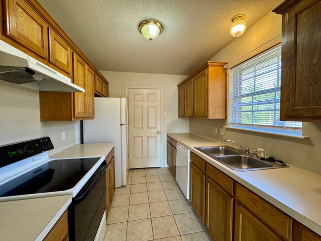 Building Photo - Duplex