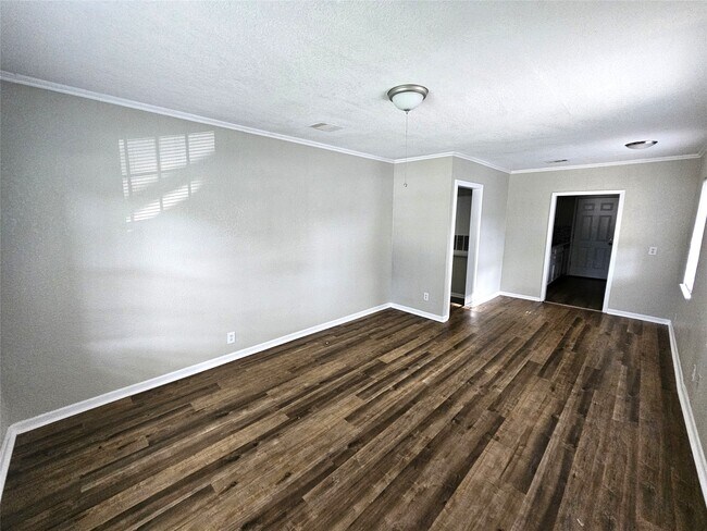 Building Photo - 1107 9th Ave N