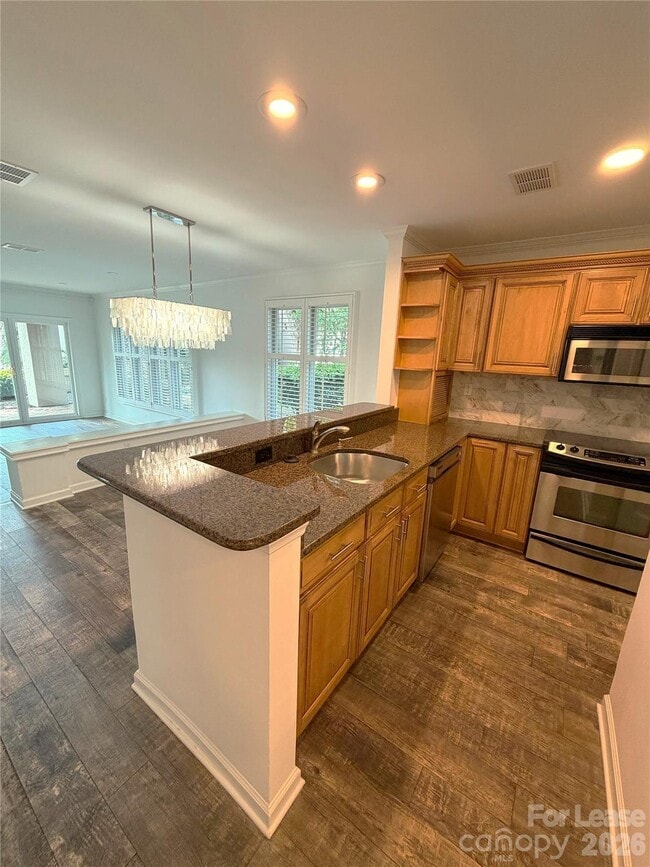 Building Photo - 646 Portside Dr