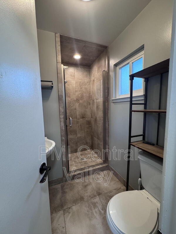 Building Photo - 1314 Carolyn Ave