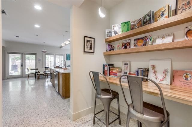 Building Photo - 2829 Dyer St