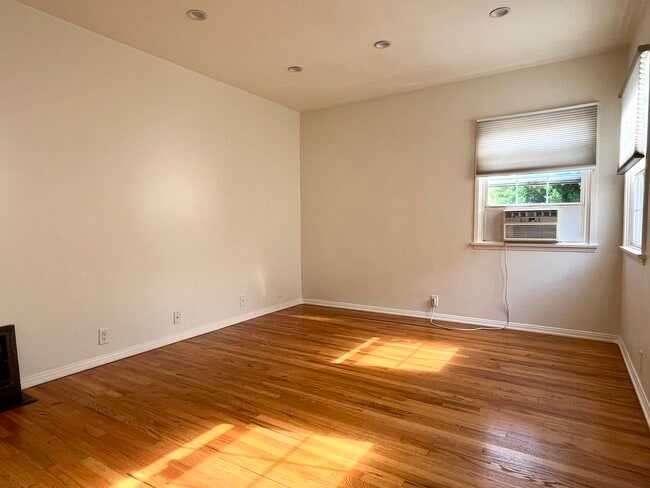 Living Room - 2938 Rowena Ave