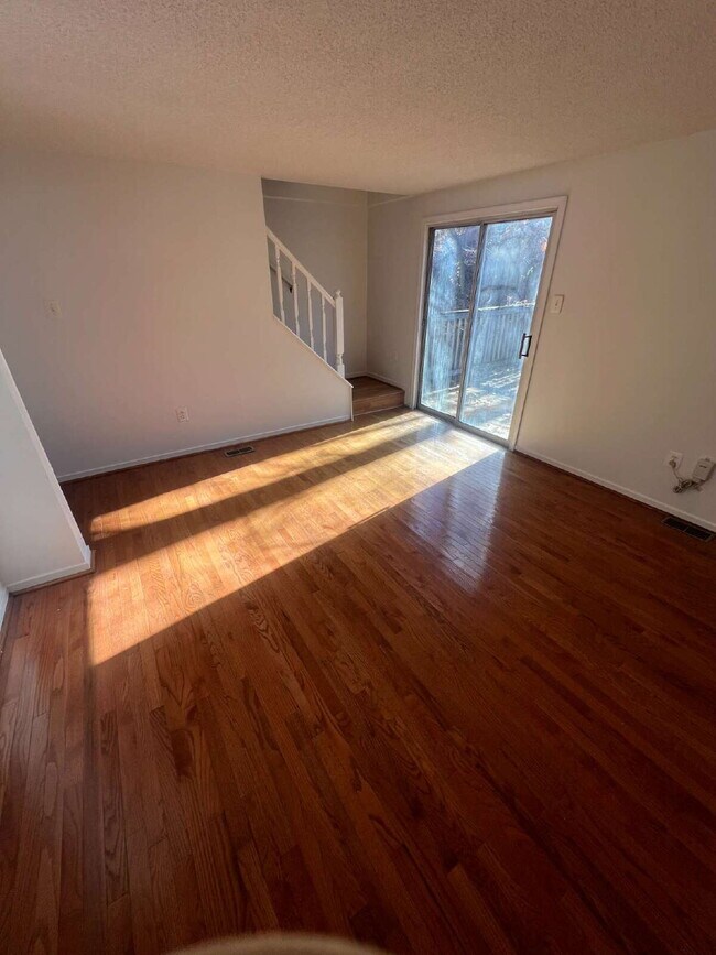 Building Photo - Charming 3-Level Townhome in Prime North Stafford Location