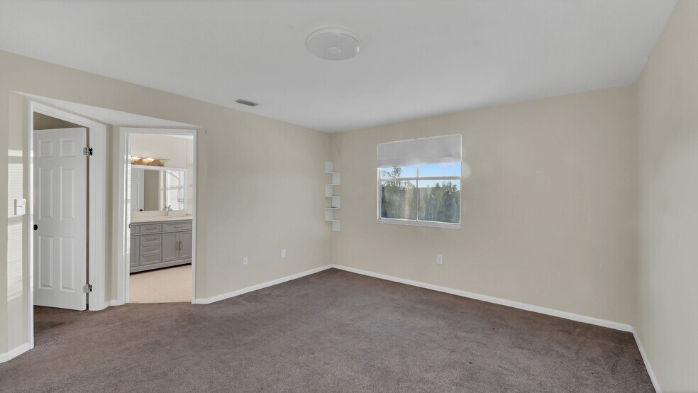 Building Photo - 4635 NW 97th Pl